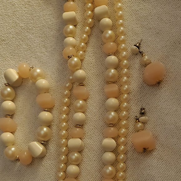Contempo Fashions Cream/peach beads double 3-piece set - Picture 1 of 3